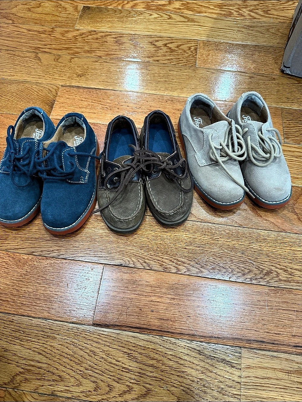 Bundle 3Florsheim kids shores Shoes 2 Pair Lot beige and Blue. 1 brown Sperr